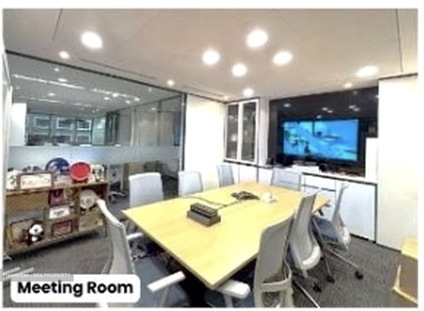 Odeon Towers (D7), Office #595747681